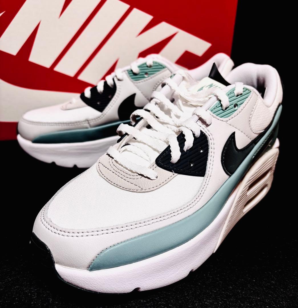 ■新品24.0cm■ナイキ エア マックス90 LV8 ホワイト/グリーン系厚底