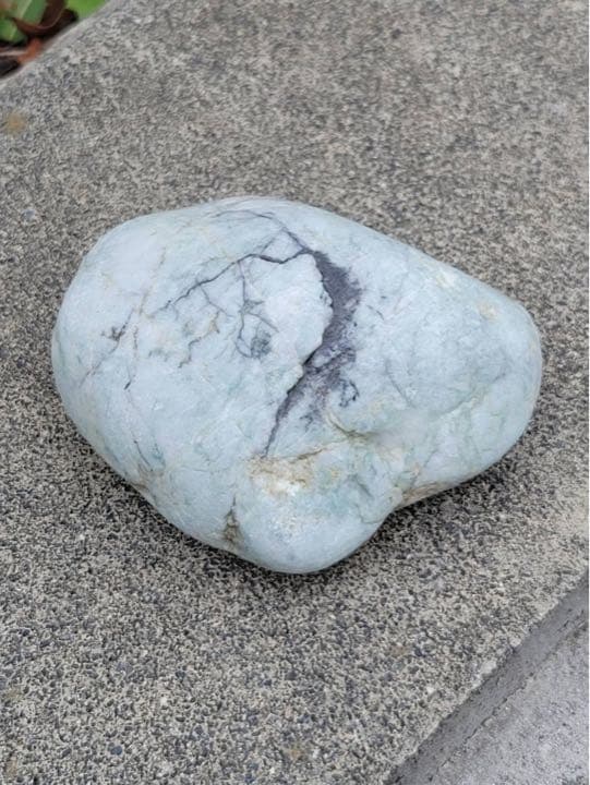 【海石】糸魚川　翡翠　原石　389g