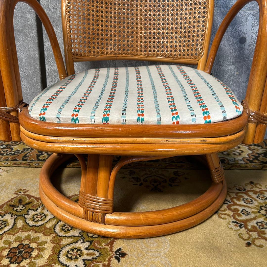 ꧁籐家具꧂回転式ラタン高座椅子&ガラステーブルセット アーム チェア クッション