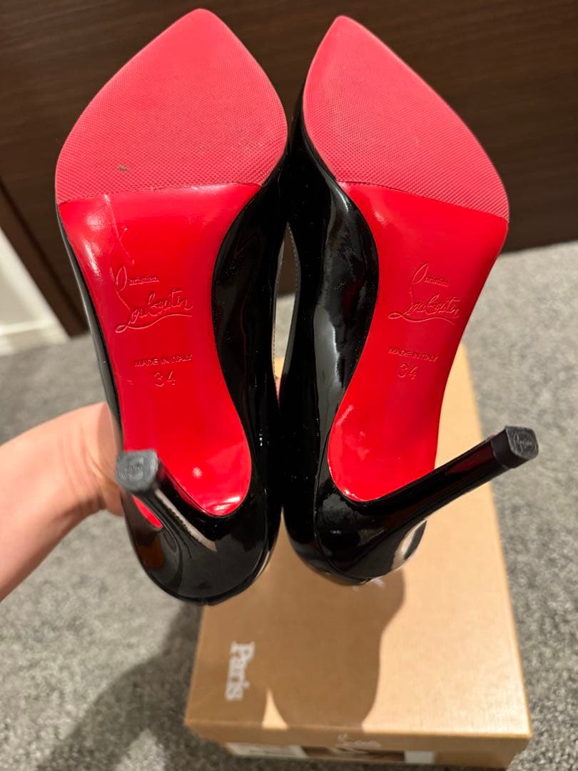 黒ブラック　エナメル パンプス ヒール　Christian Louboutin