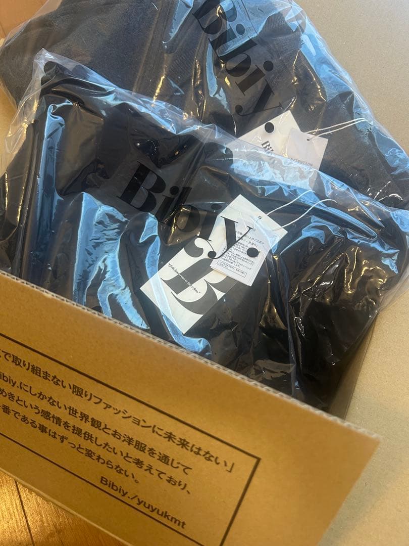 左近鈴乃さん　Bibiy. ビビィ　EFFIE PUFF KNIT ブラック