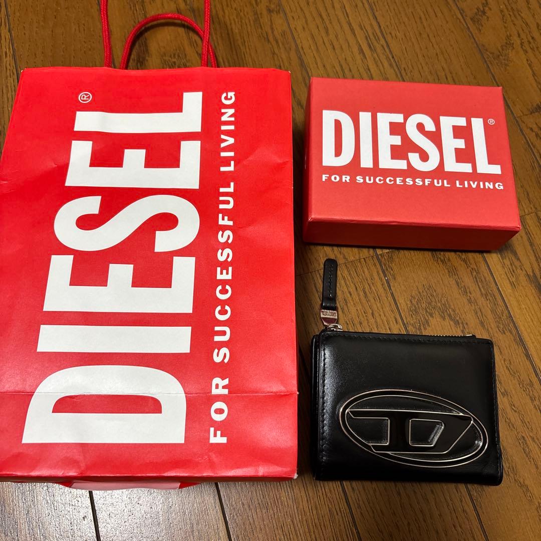 す*い様 【美品】DIESEL ディーゼル 二つ折り財布 [レザー/黒/ロゴ]