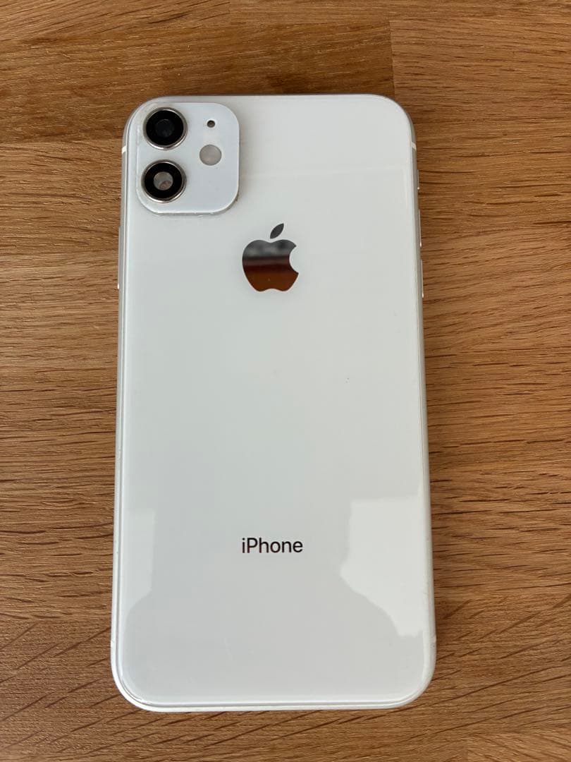 iPhone XR ホワイト　64GB docomo