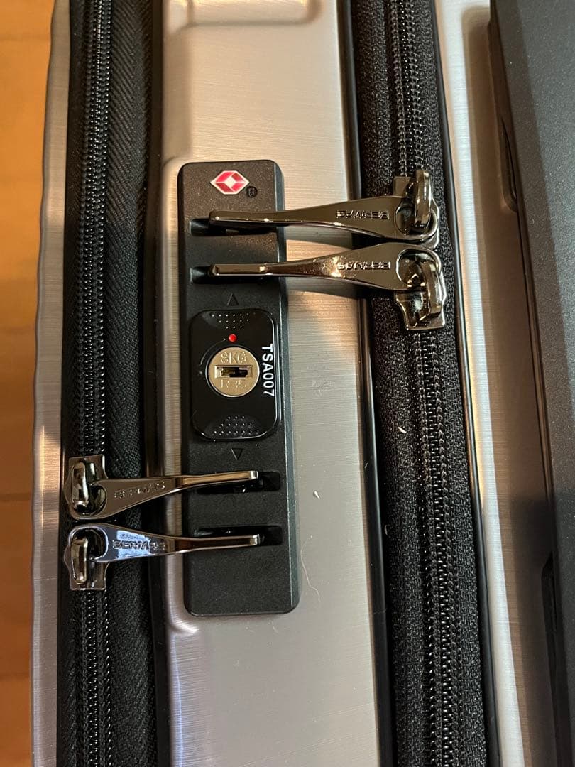 スーツケース キャリーケース BERMAS 35L シルバー TSA LOCK