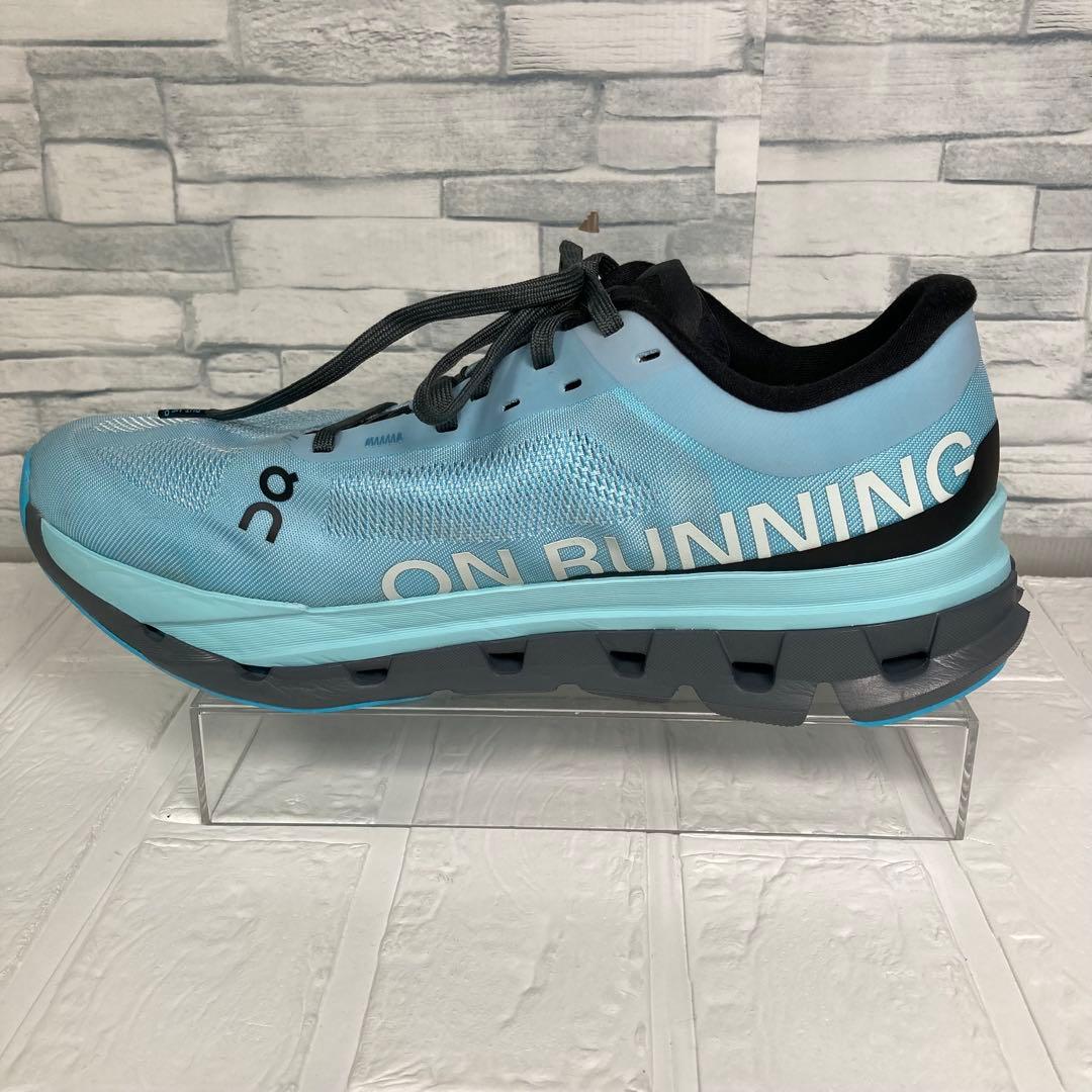 美品　On Cloudflow 5 レーシングシューズ　ランニング　スニーカー