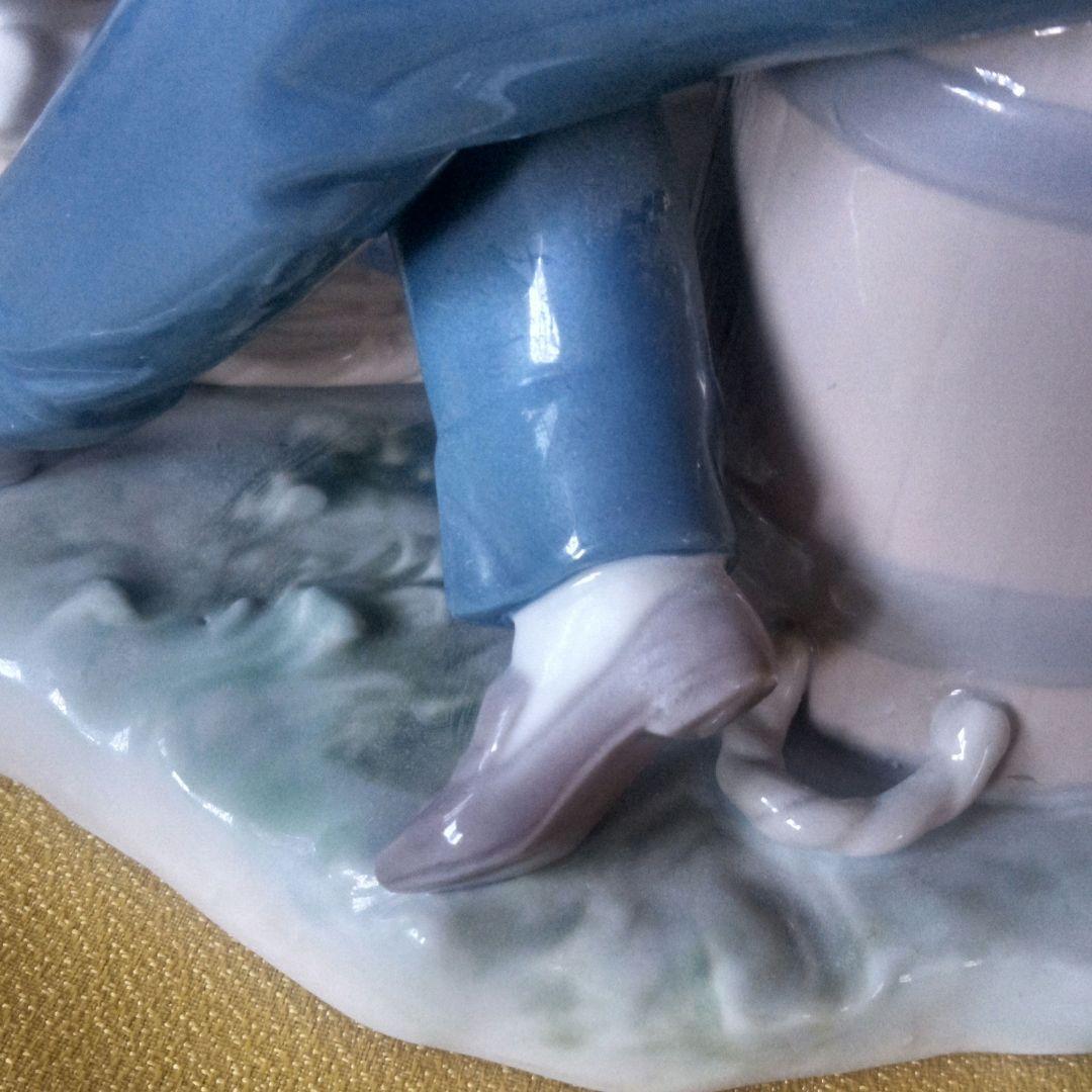 値下げしました リヤドロ・5376 この子はぼくの子犬 　　少し補修有り