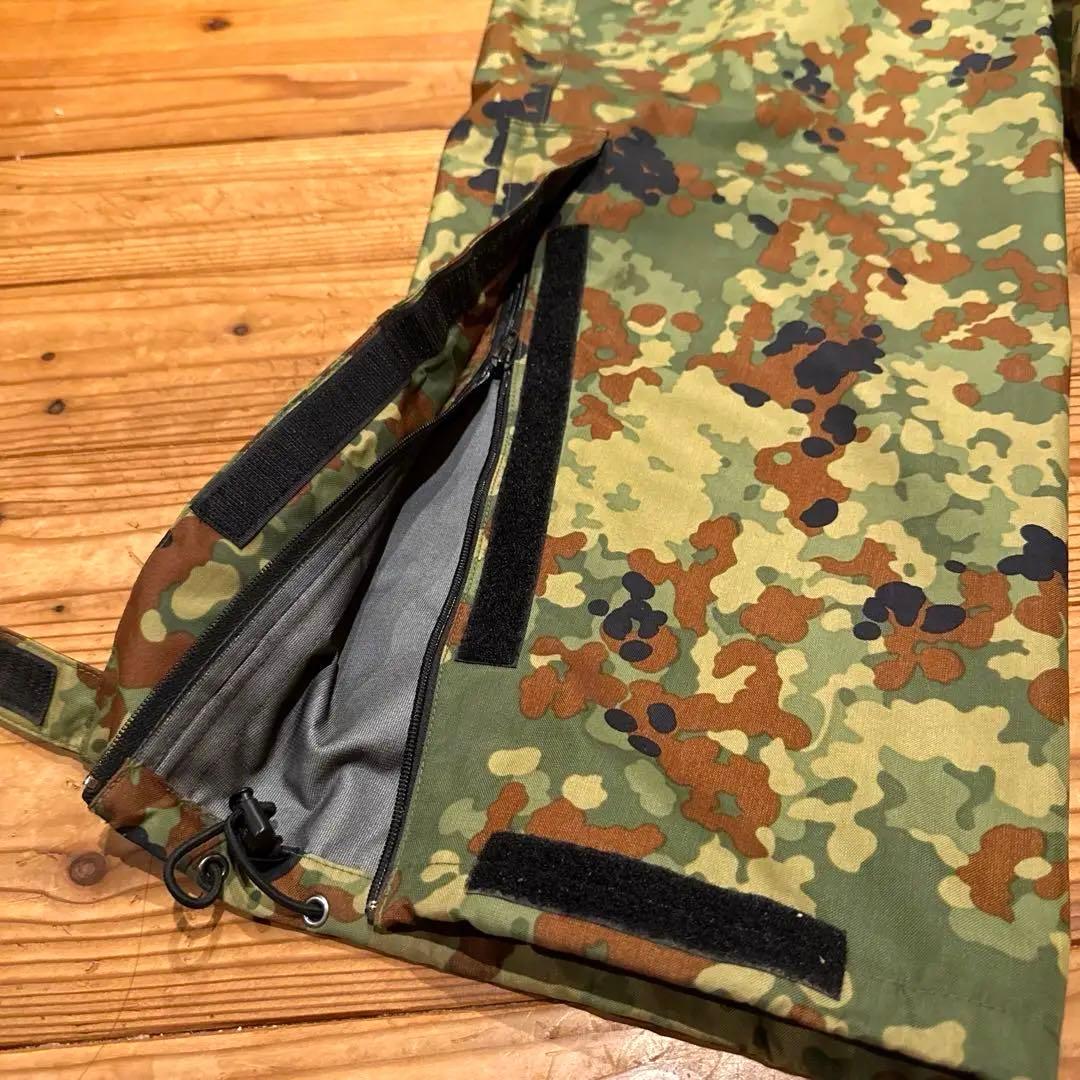防水加工済み　迷彩雨具　L GORE-TEX
