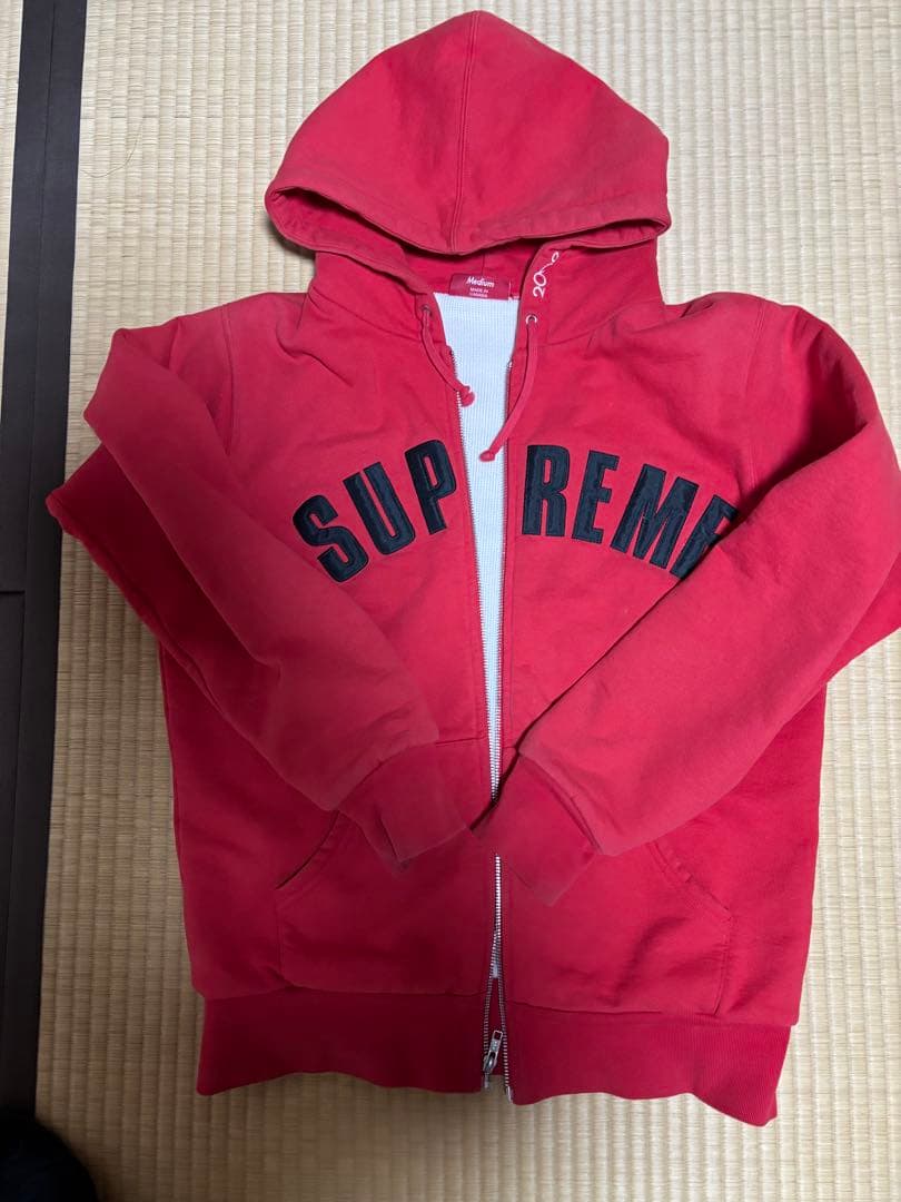 supreme アーチロゴ ジップ　フーディー