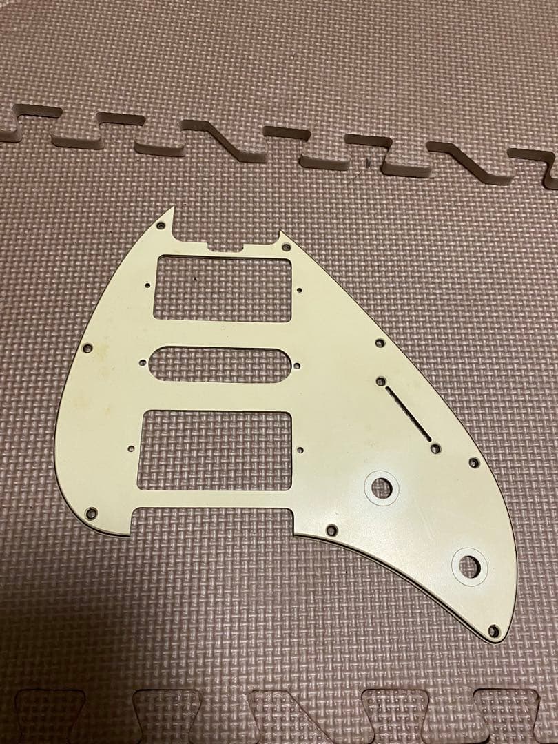 ミュージックマン　シルエット ピックガード