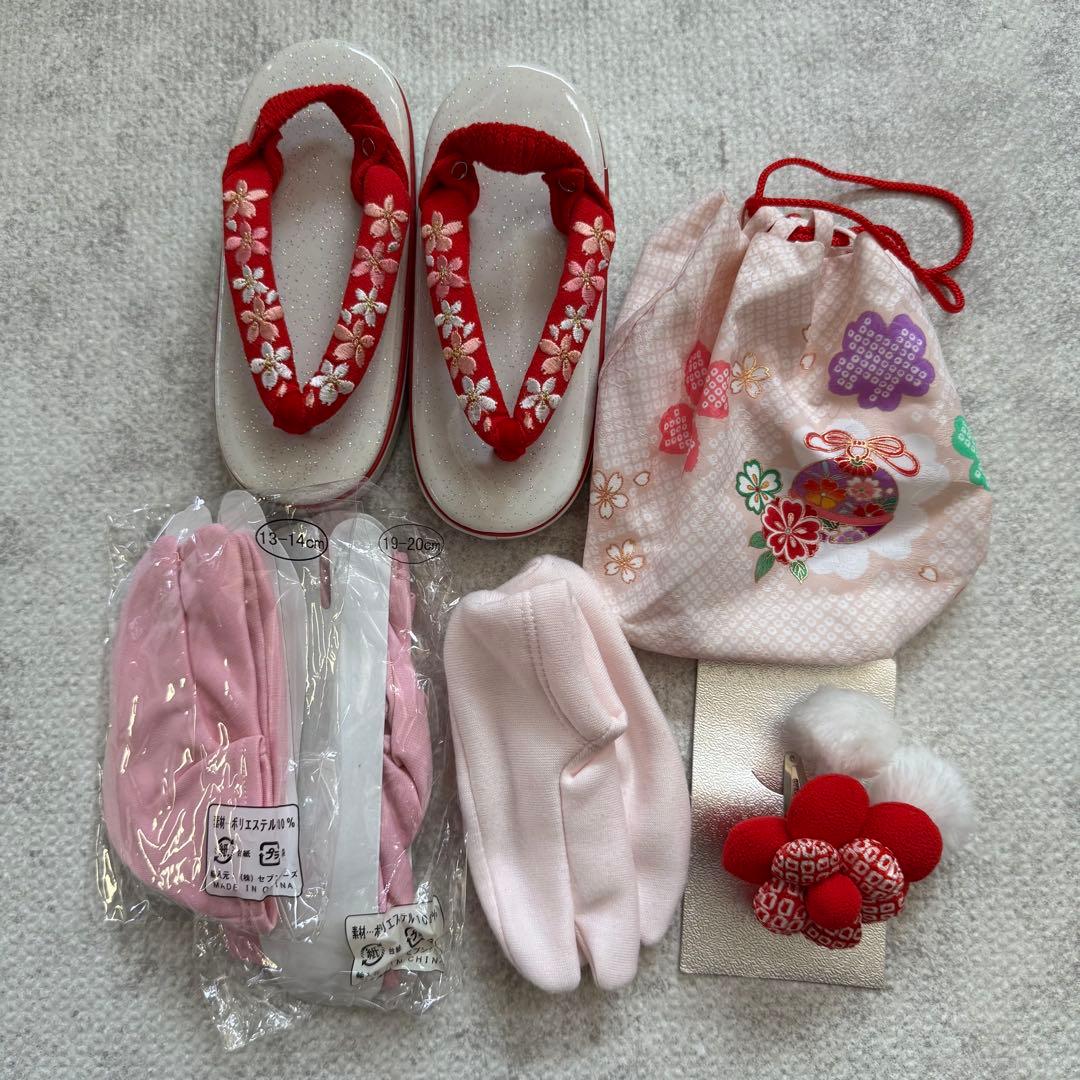 七五三 花ひめ　赤とピンク花柄　三歳　着物　箱付きです