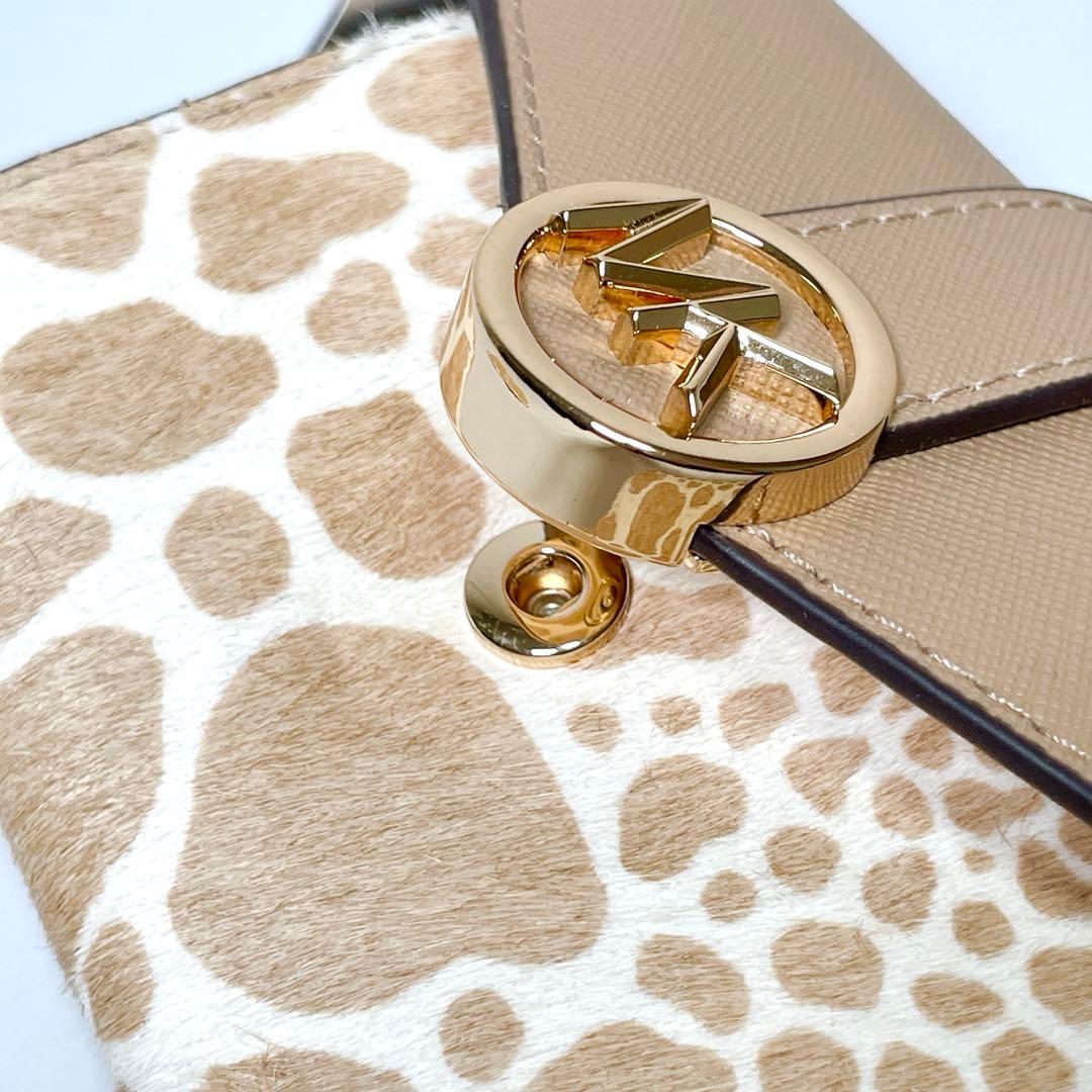 ちょっぴり大人なミニ財布✨MICHAEL KORS カルメン 二つ折り財布