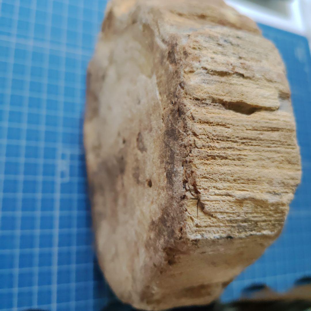 多彩な色の自然石（津軽錦石）原石、管理Ｎｏ．71238台除く