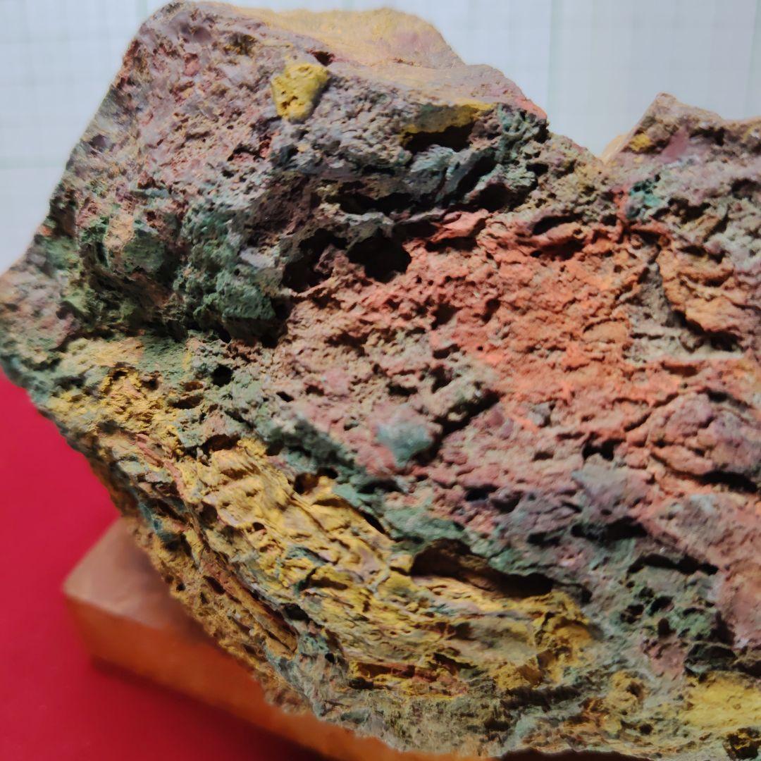 多彩な色の自然石（津軽錦石）原石、管理Ｎｏ．71238台除く