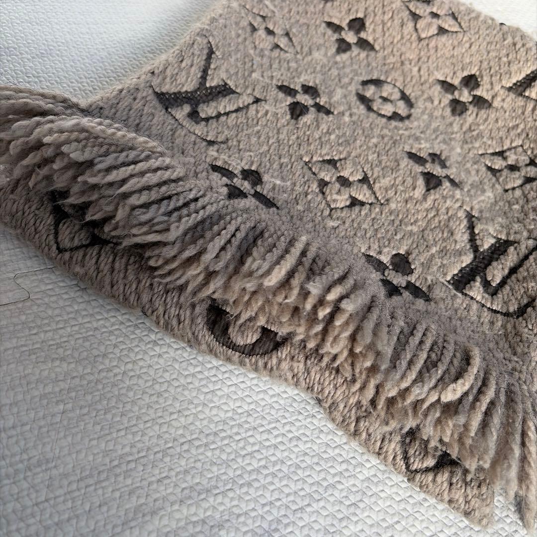 ⭐︎さくら⭐︎Louis Vuitton ベージュ✖️グレー　マフラー