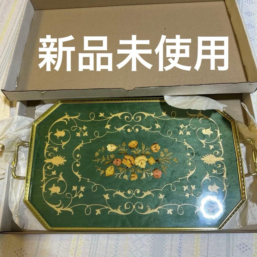 花柄装飾の緑色八角形木造細工トレイ