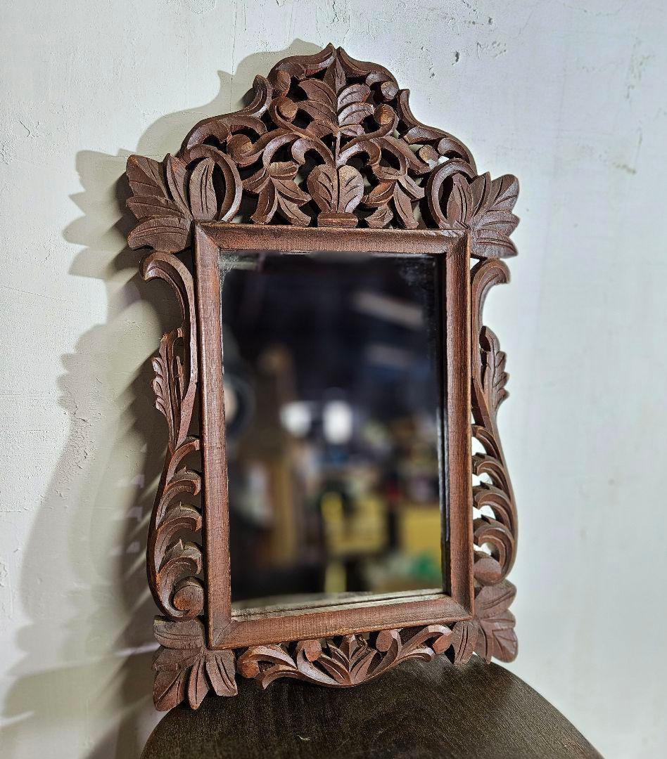 フランスアンティーク 木彫りのウォールミラー 壁掛け 鏡 木製 植物モチーフ