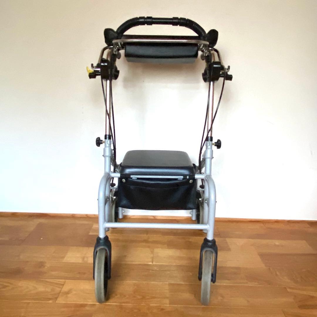 美品 前腕支持 歩行補助車 ラビット WAー2 ウェルパートナーズ 座面付き
