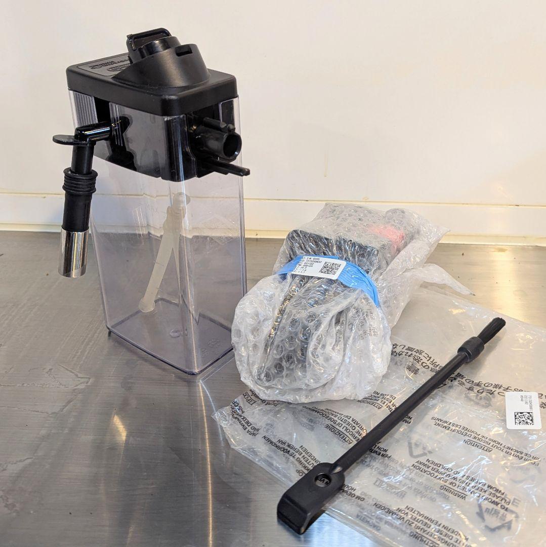 デロンギ エレッタ 全自動エスプレッソマシーン ECAM44660