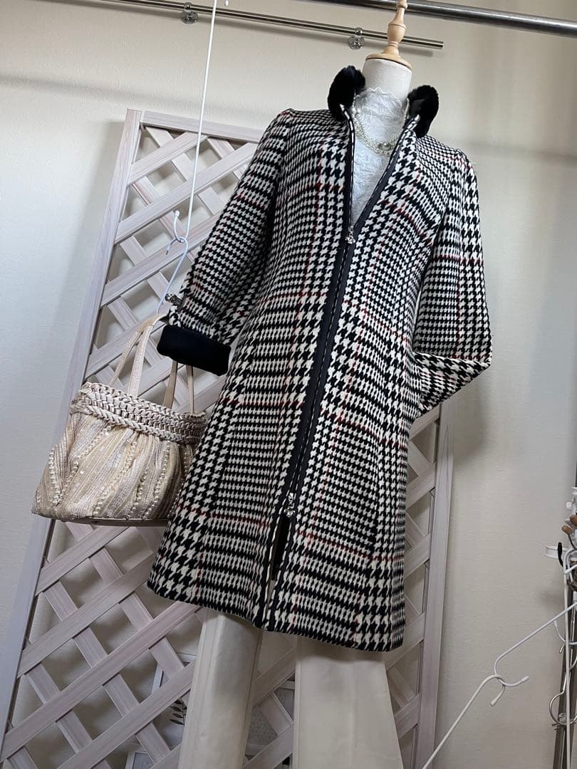 ⭐︎ M`s GRACY ⭐︎ 億ションから出てきてアウディに乗りこむオンナ