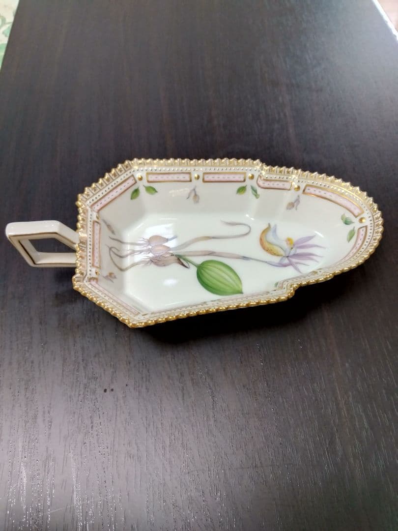 ロイヤルコペンハーゲンフローラダニカ