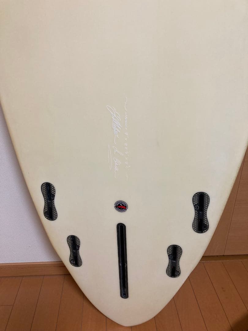 サンダーボルト　CJネルソン　music フィン付き