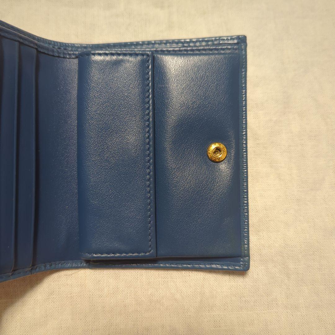 PRADA 青 二つ折り財布