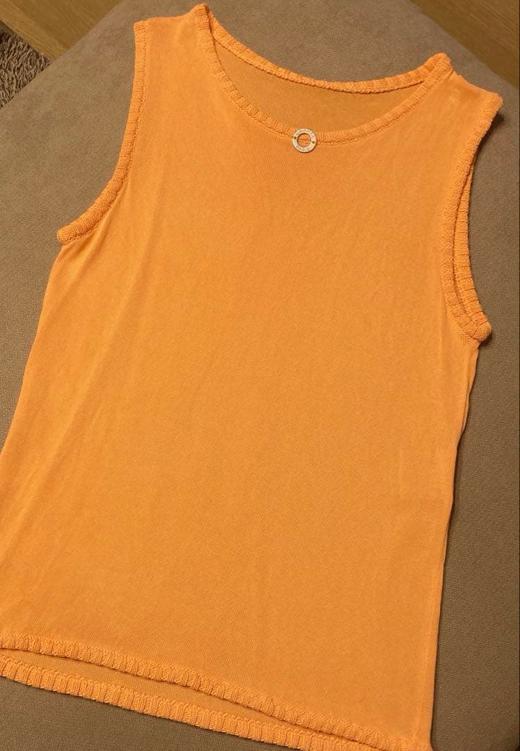 CHANELゴールドチャームロゴ✨オレンジサマートップス✨