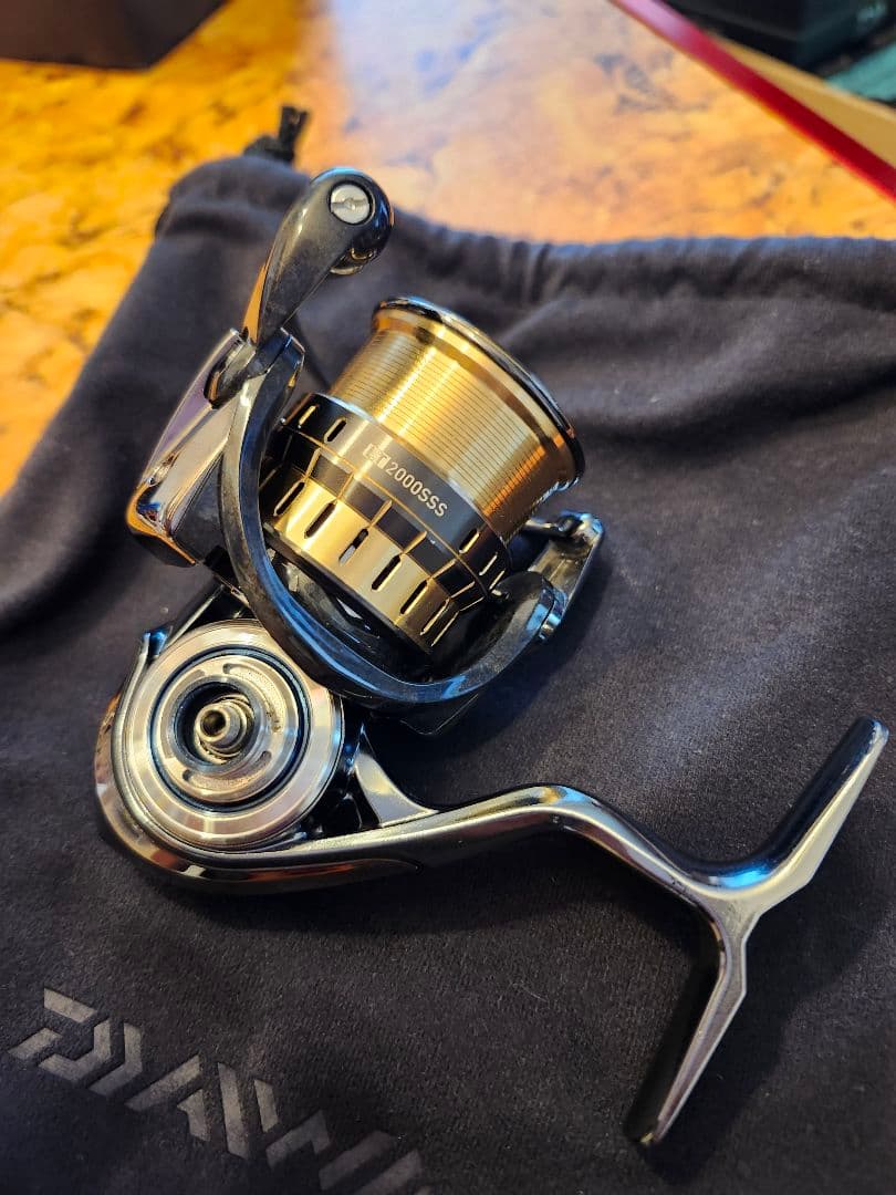 1ダイワ18イグジストFC LT2000S-Pレビテーションフルチューン中古美品