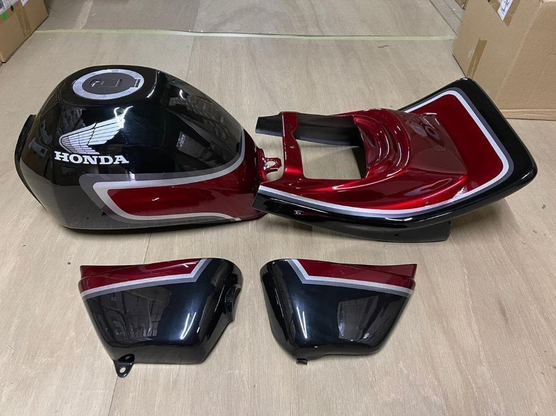 エイプ 外装セット　ロゴ 黒赤２型 カラー/中古 美品 塗装後 未使用