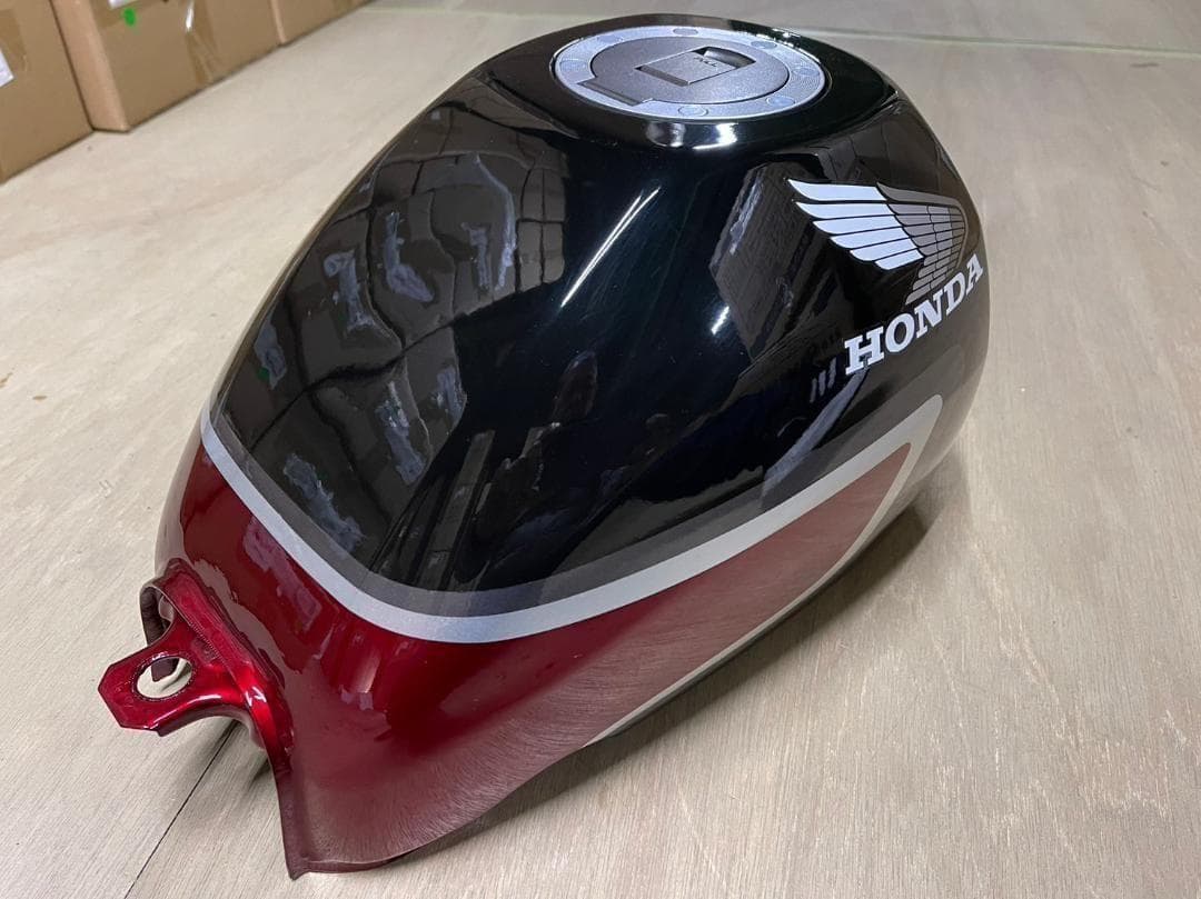 エイプ 外装セット　ロゴ 黒赤２型 カラー/中古 美品 塗装後 未使用