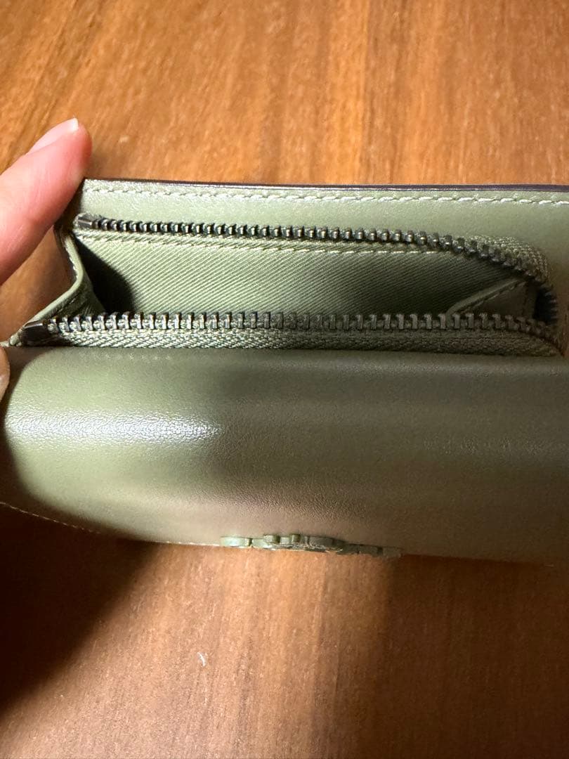 COACH 三つ折り財布 オリーブグリーン　折り財布　ミニ財布　緑