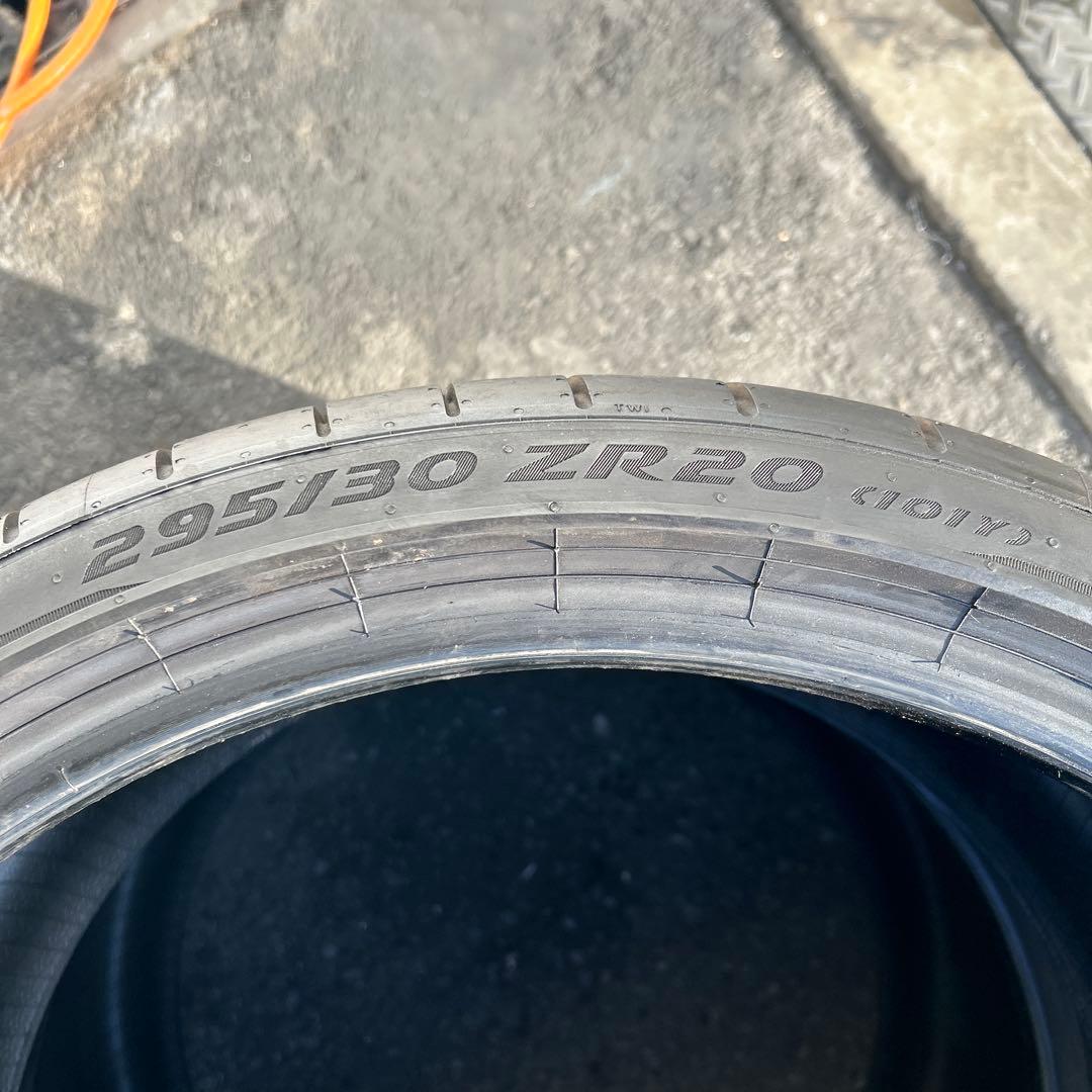 町屋Pirelli 295/30 ZR20 タイヤ　アルピナ公認