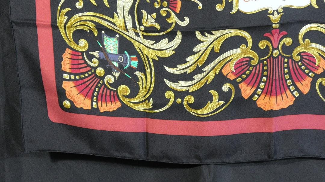 新品未使用品　HERMES エルメス　大判スカーフ　カレ90　 D527