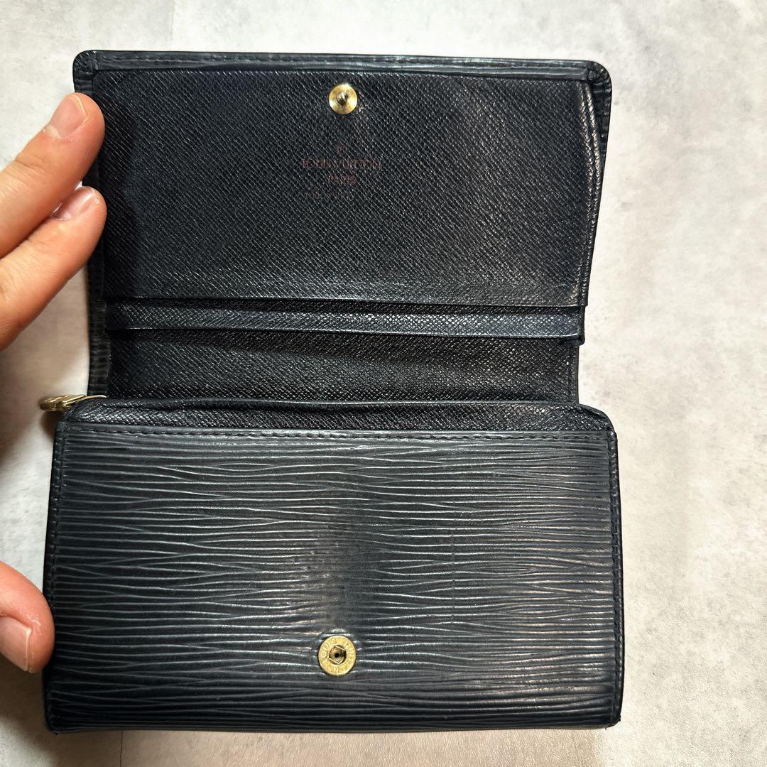 LOUIS VUITTON エピ M63502 ポルト モネ・ビエ トレゾール