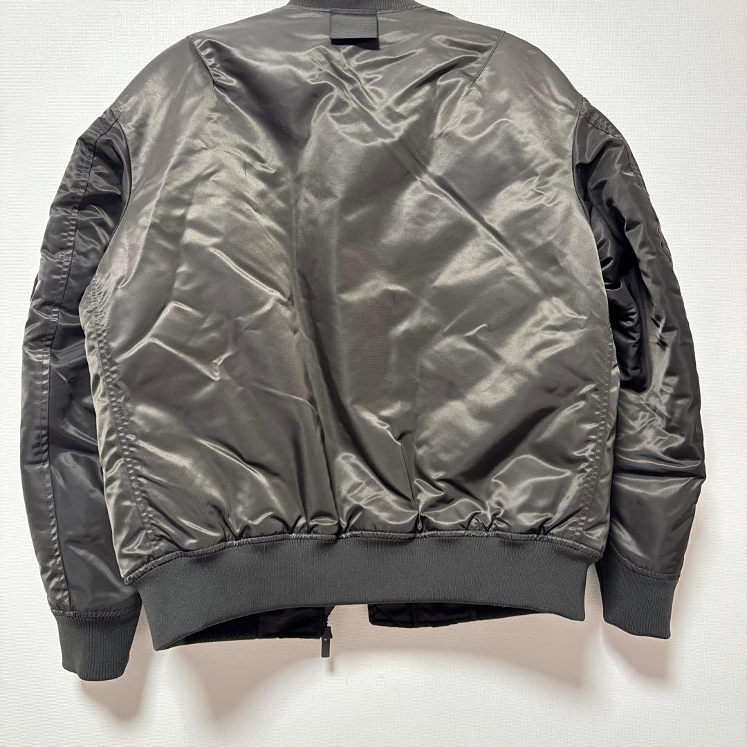 新品未使用UNIQLO ＋J ハイブリッドダウンオーバーサイズ