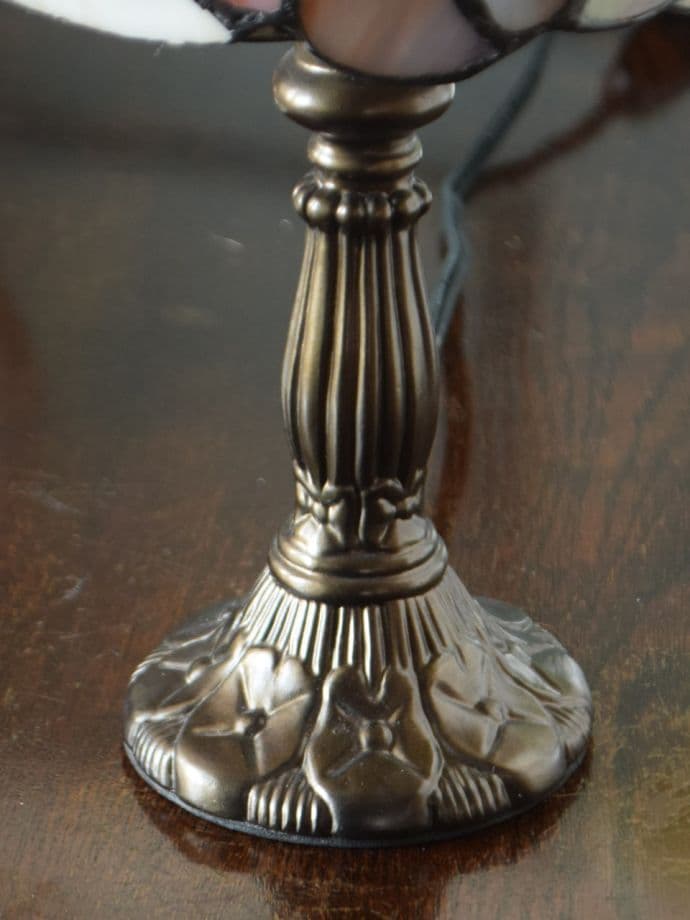 輸入雑貨　ティファニースタイル　エレガント　丸型ステンドグラス　テーブルランプ