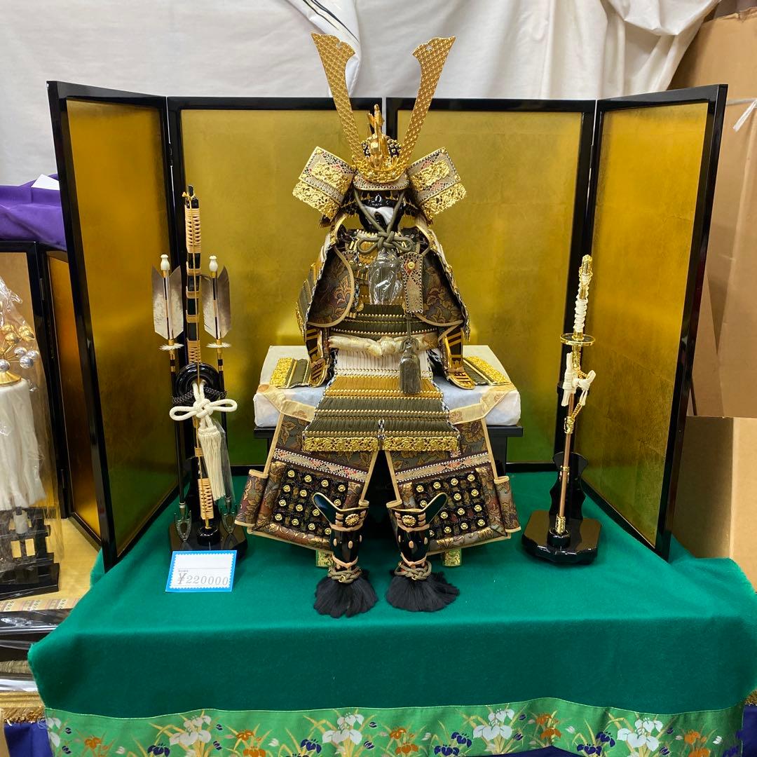 五月人形 武士の鎧 金色装飾