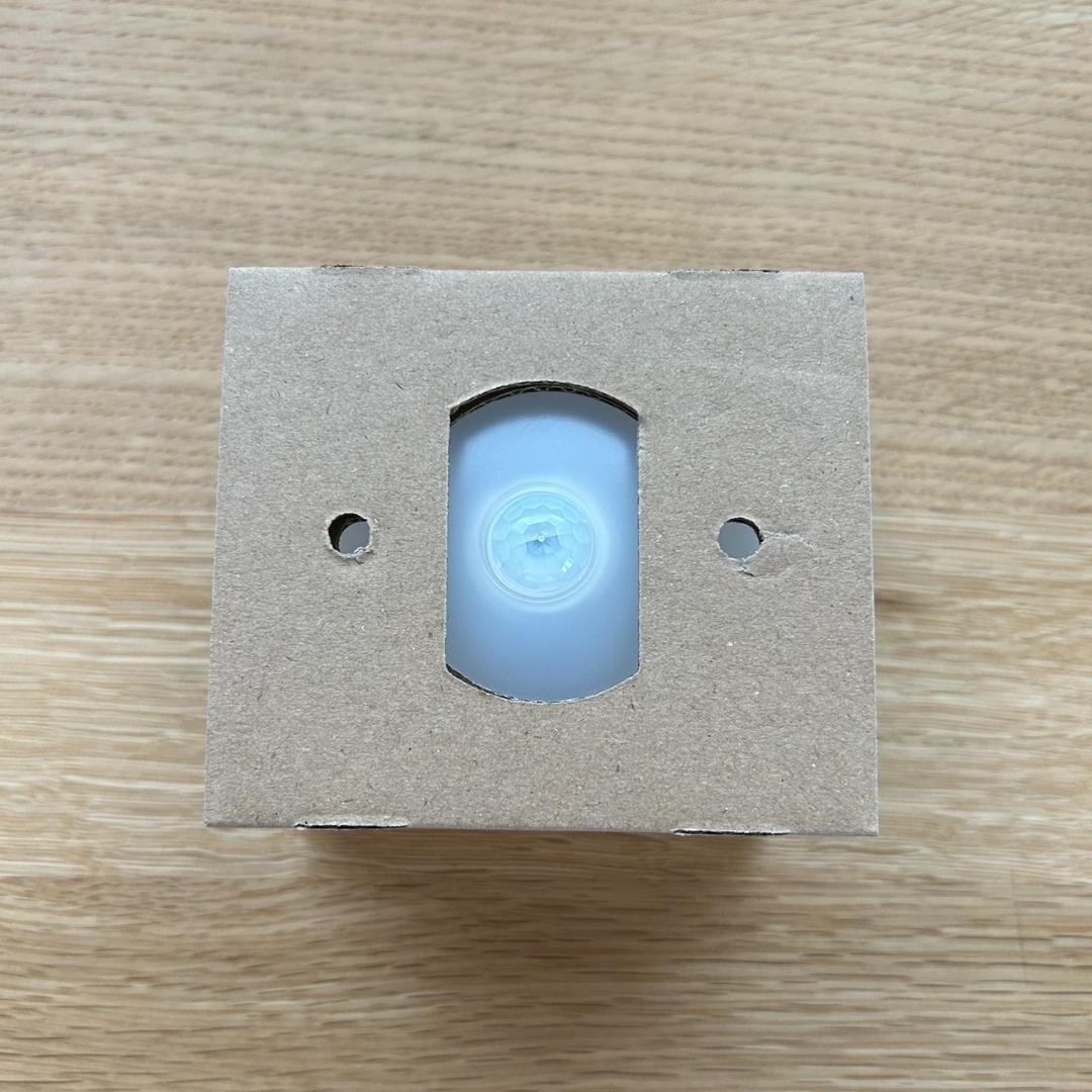 PnasonicLEDフラットランプφ70FreePa電球色　※箱は昼白色と記載