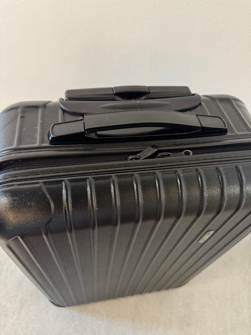 RIMOWA リモワ　キャリーケース　2輪　35L ブラック　機内持ち込み