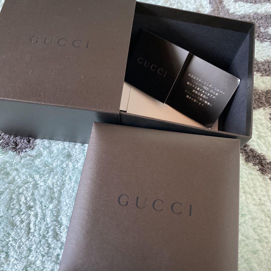 GUCCI 腕時計　レディース　箱、カードあり