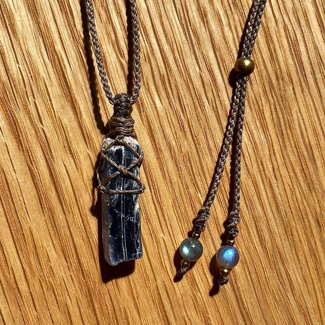 カイヤナイト ネパール産 ＊ ハンドメイド マクラメペンダント ネックレス ⑨