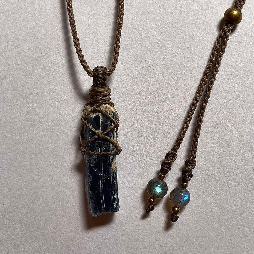 カイヤナイト ネパール産 ＊ ハンドメイド マクラメペンダント ネックレス ⑨