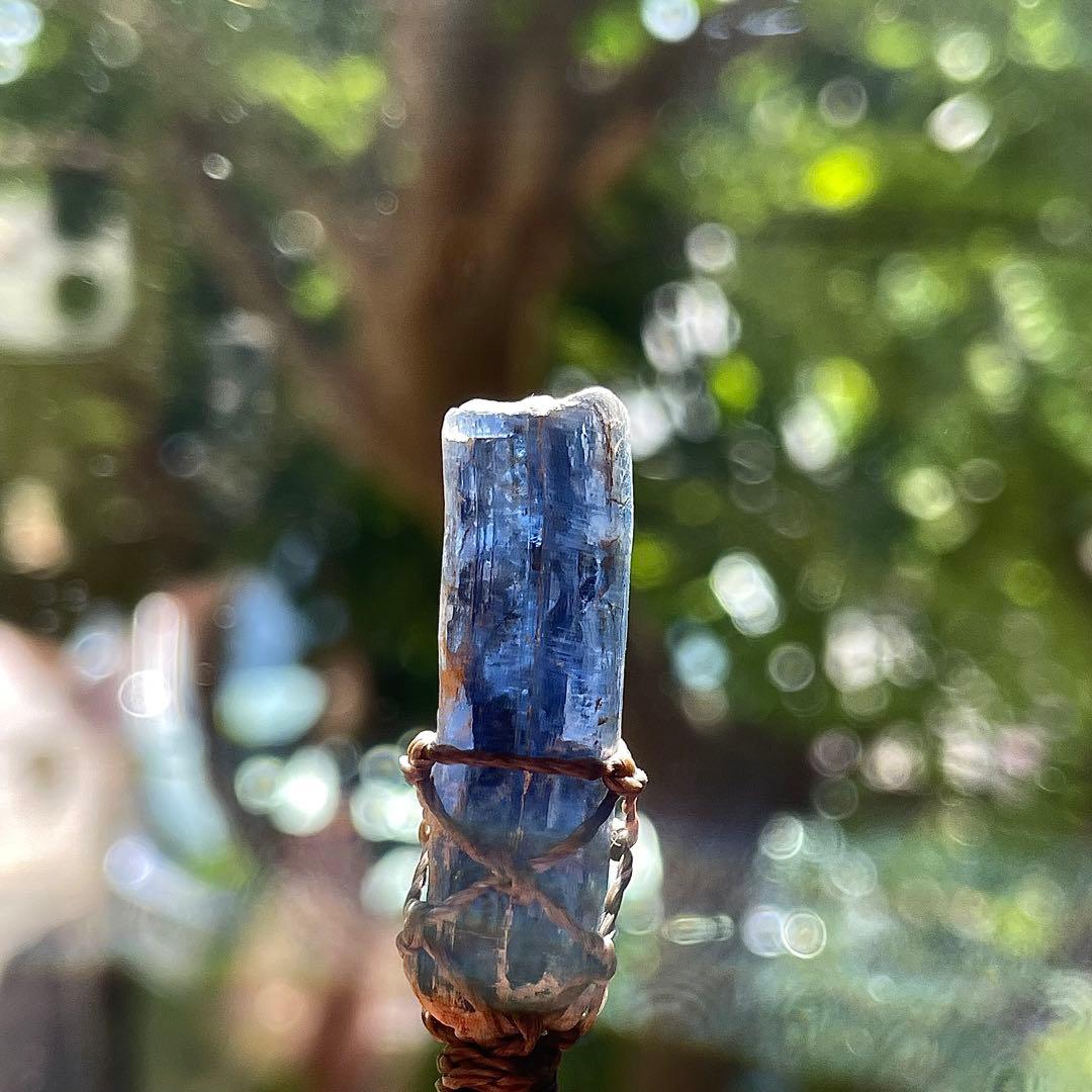 カイヤナイト ネパール産 ＊ ハンドメイド マクラメペンダント ネックレス ⑨