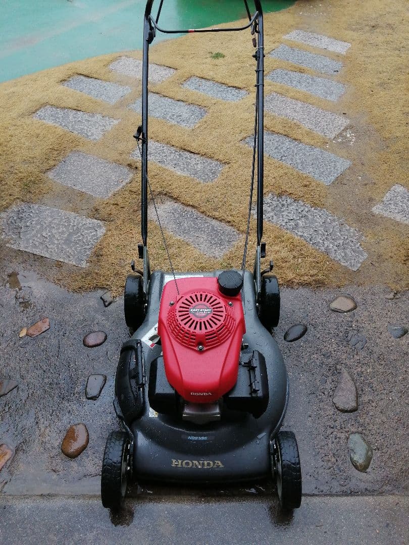 ホンダ芝刈機　HRS536