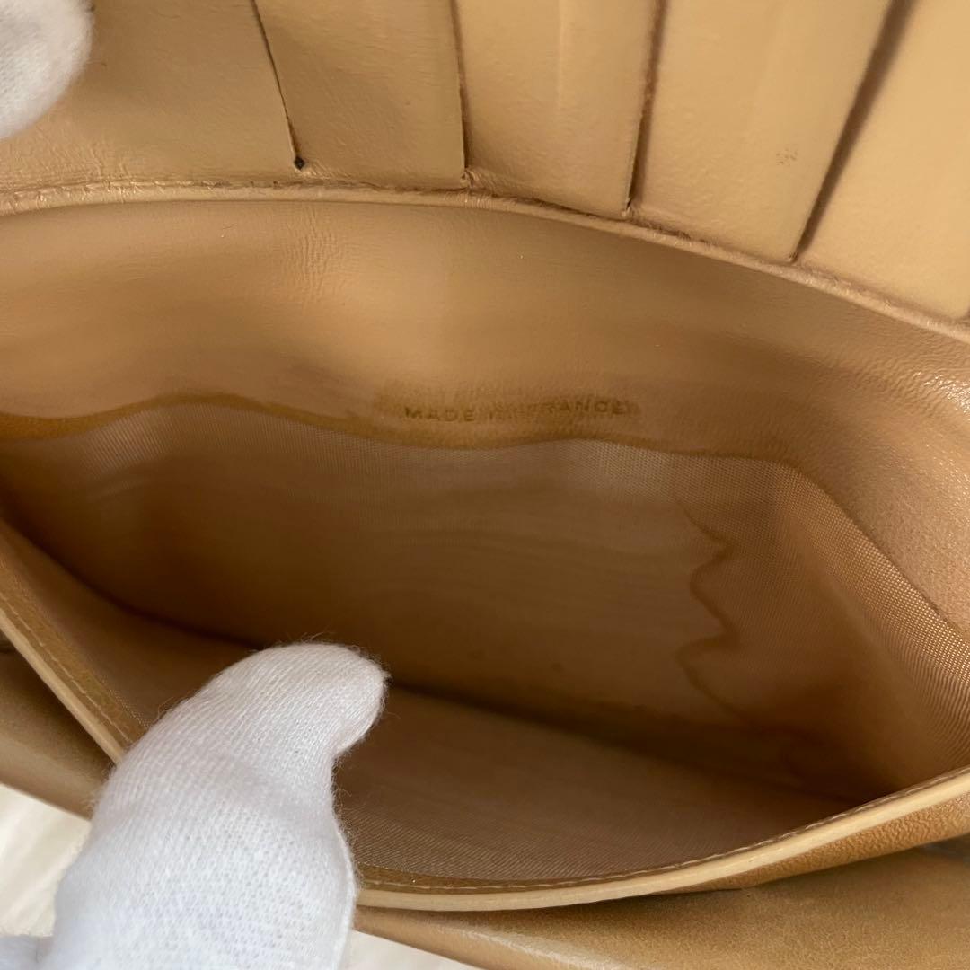 CHANEL シャネル レザー 二つ折り 長財布 ベージュ ココマーク がま口