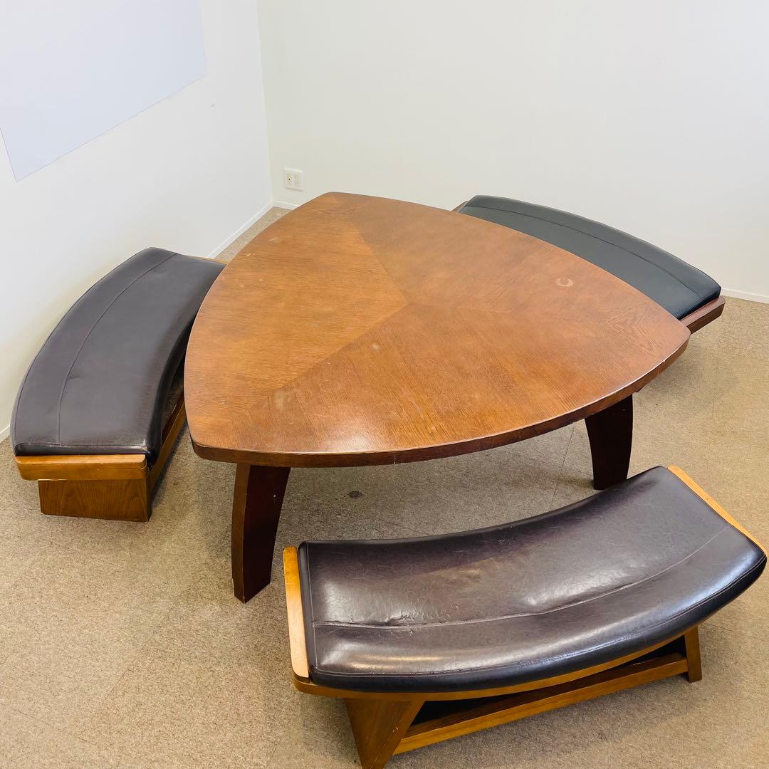 アンティーク調 三角形大型テーブル 幅約152cm