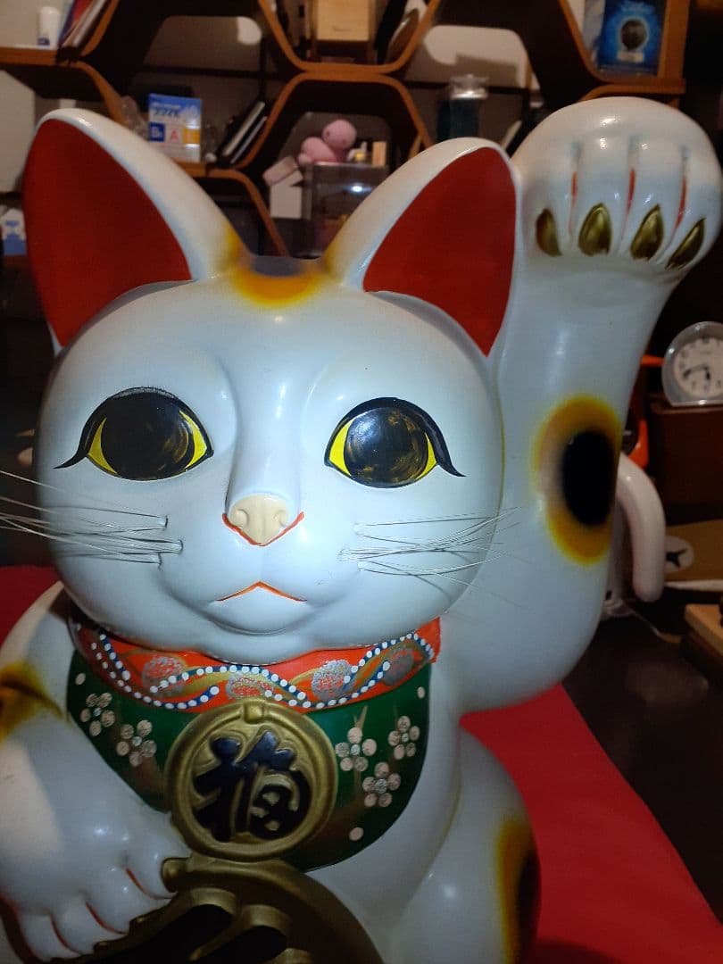 白招き猫　左手高上げ　大サイズ