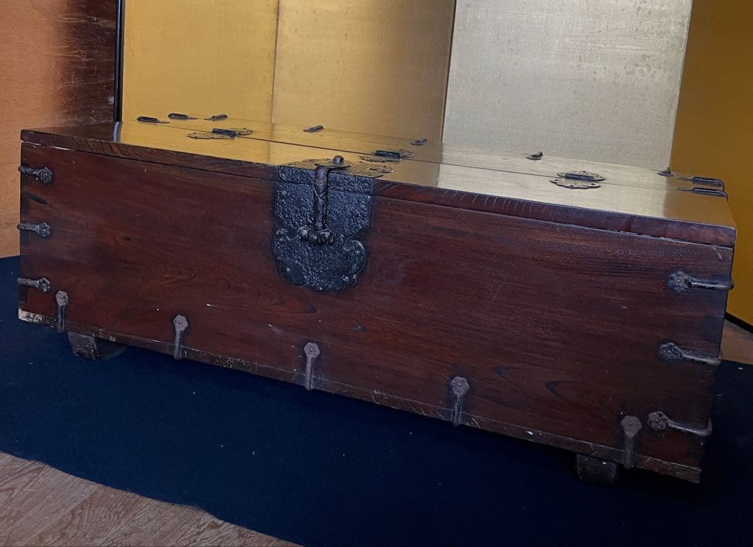 「母」 李朝 バンダジ 松無垢材 鉄地金具 朝鮮家具 9世紀～李朝古民具 箪笥