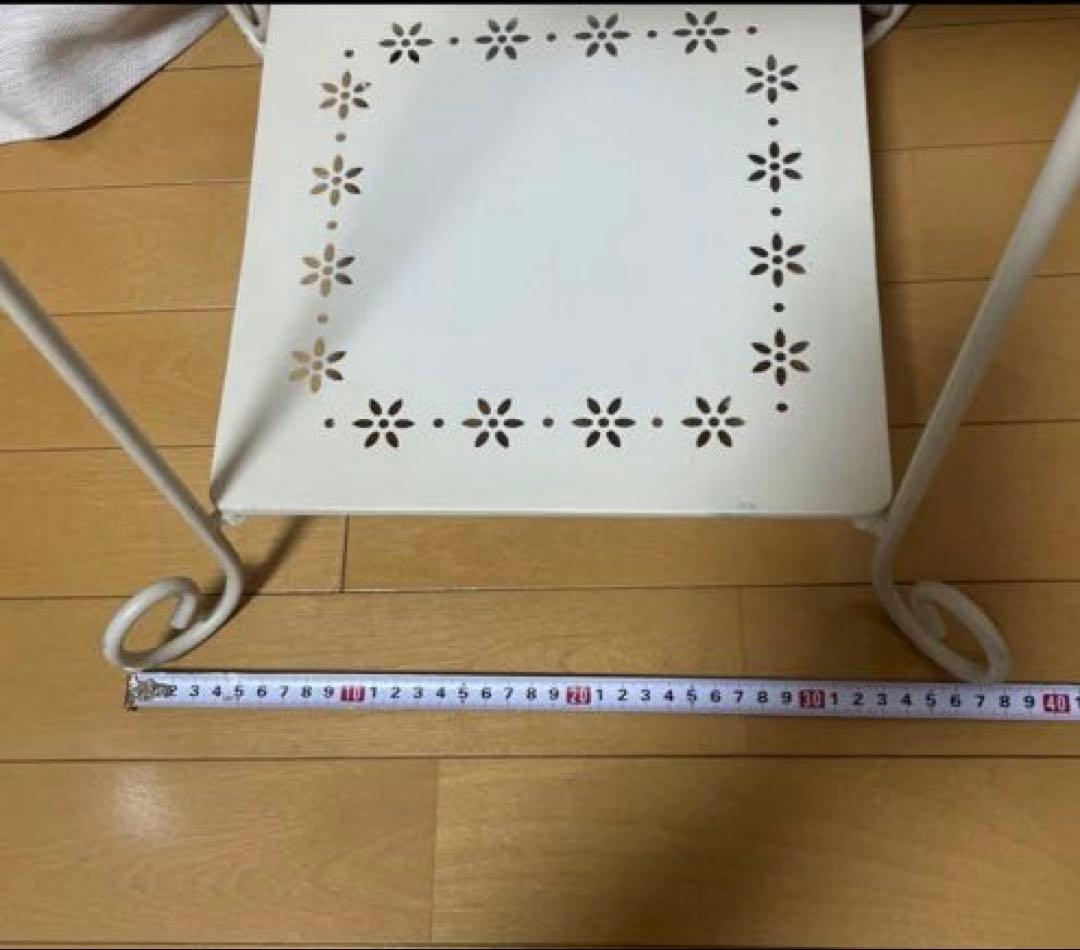 アイアン4段ラックホワイト ラック 花柄装飾　シェルフ