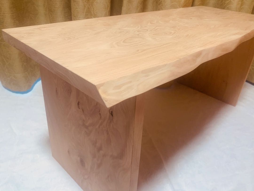 ✨無垢材・白木の美しさ【MUKU】限定製作②イヌマキサイドテーブル、TVボード✨